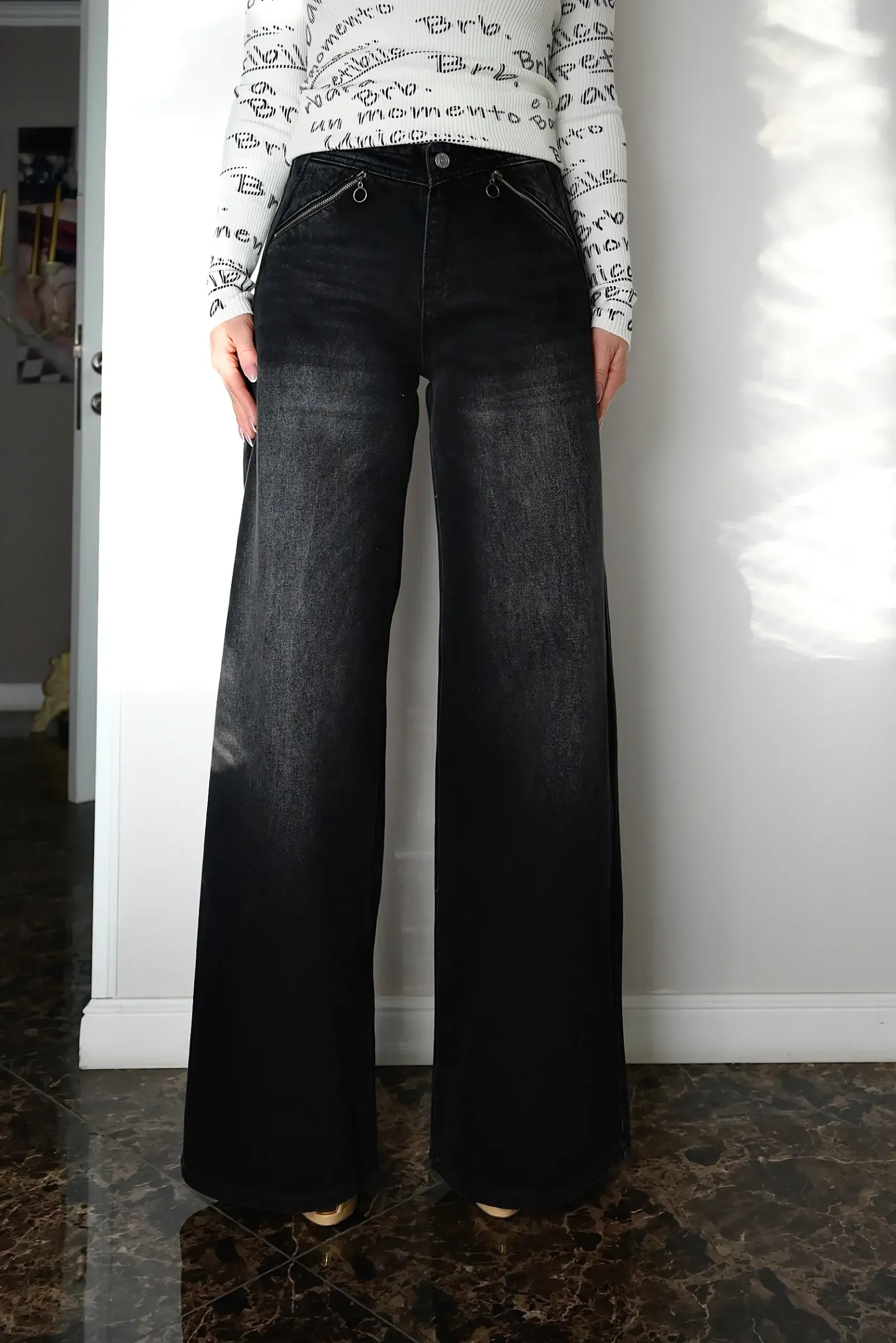 Джинсы с замочками