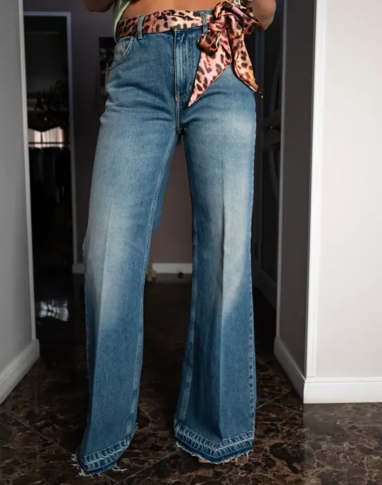 Джинсы с шелковым поясом