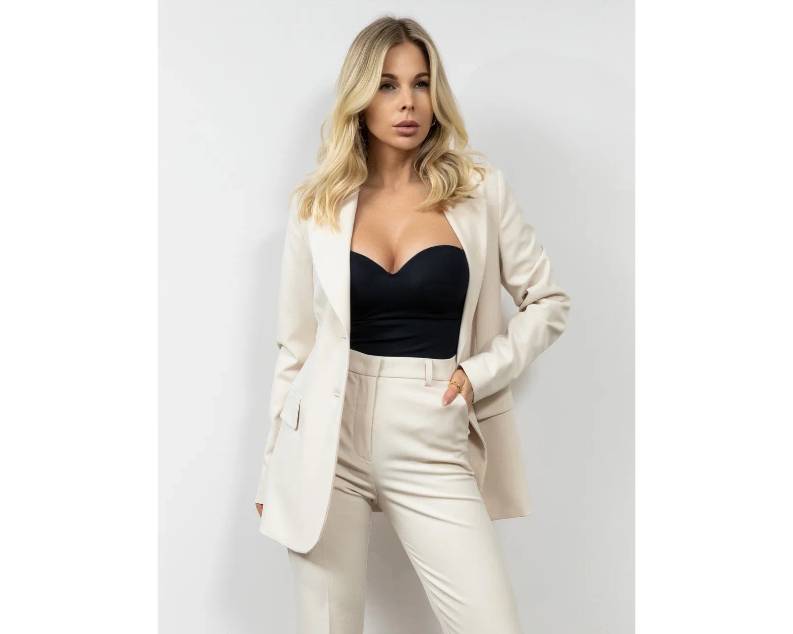 Пиджак силуэтного кроя