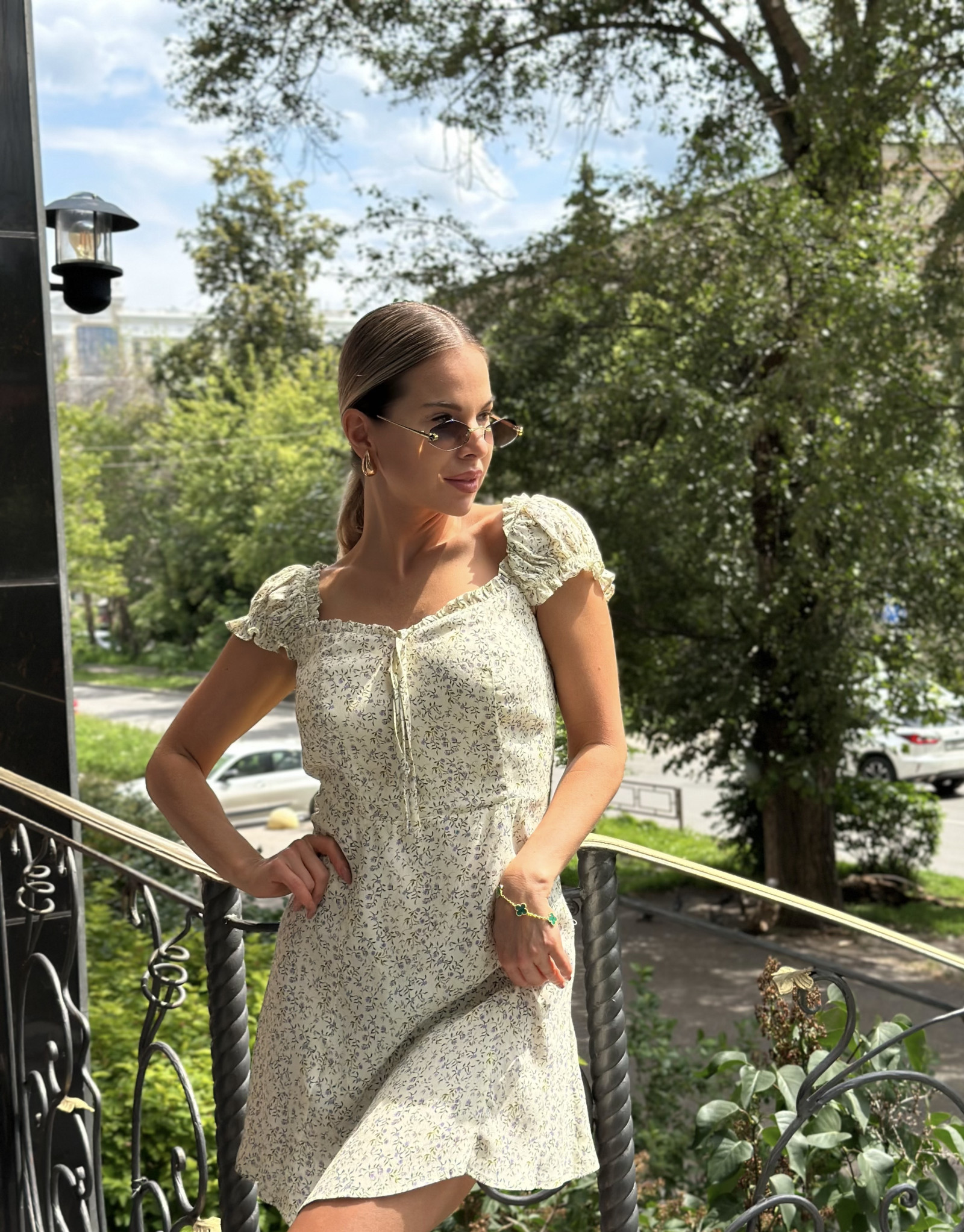 Платье в принте мильфлёр