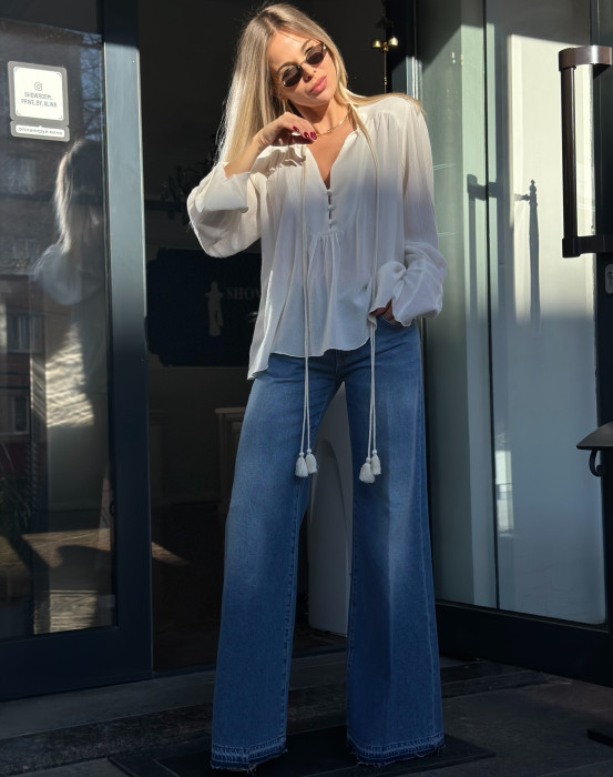 Блуза в стиле бохо с шелковым воротником и декоративными завязками - фото - 3