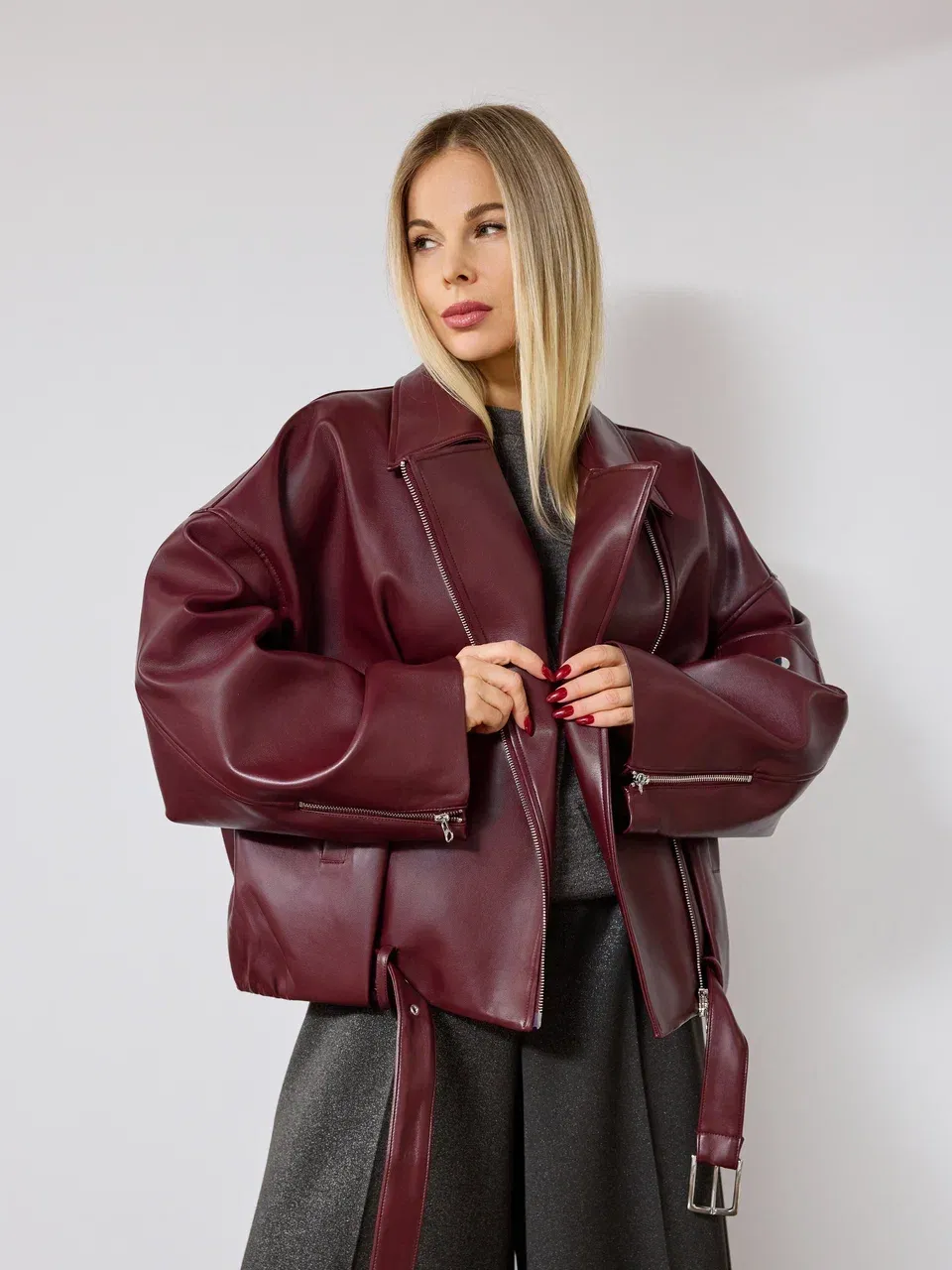 Куртка из эко-кожи в цвете Бургундия