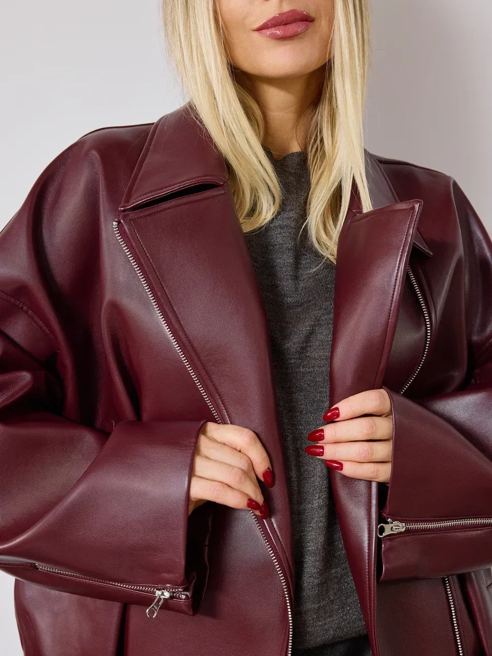 Куртка из эко-кожи в цвете Бургундия