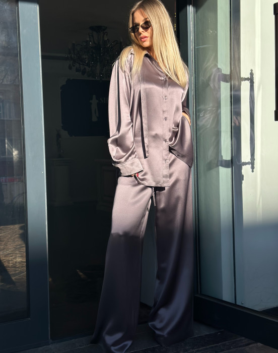 Костюм в пижамном стиле