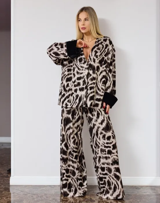 Костюм в животном принте с бархатом и люрексом - фото - 9