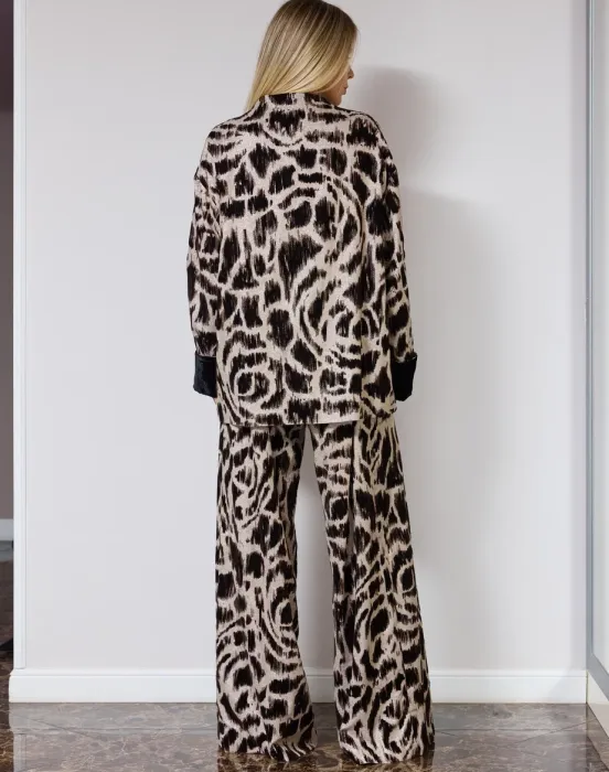 Костюм в животном принте с бархатом и люрексом - фото - 8