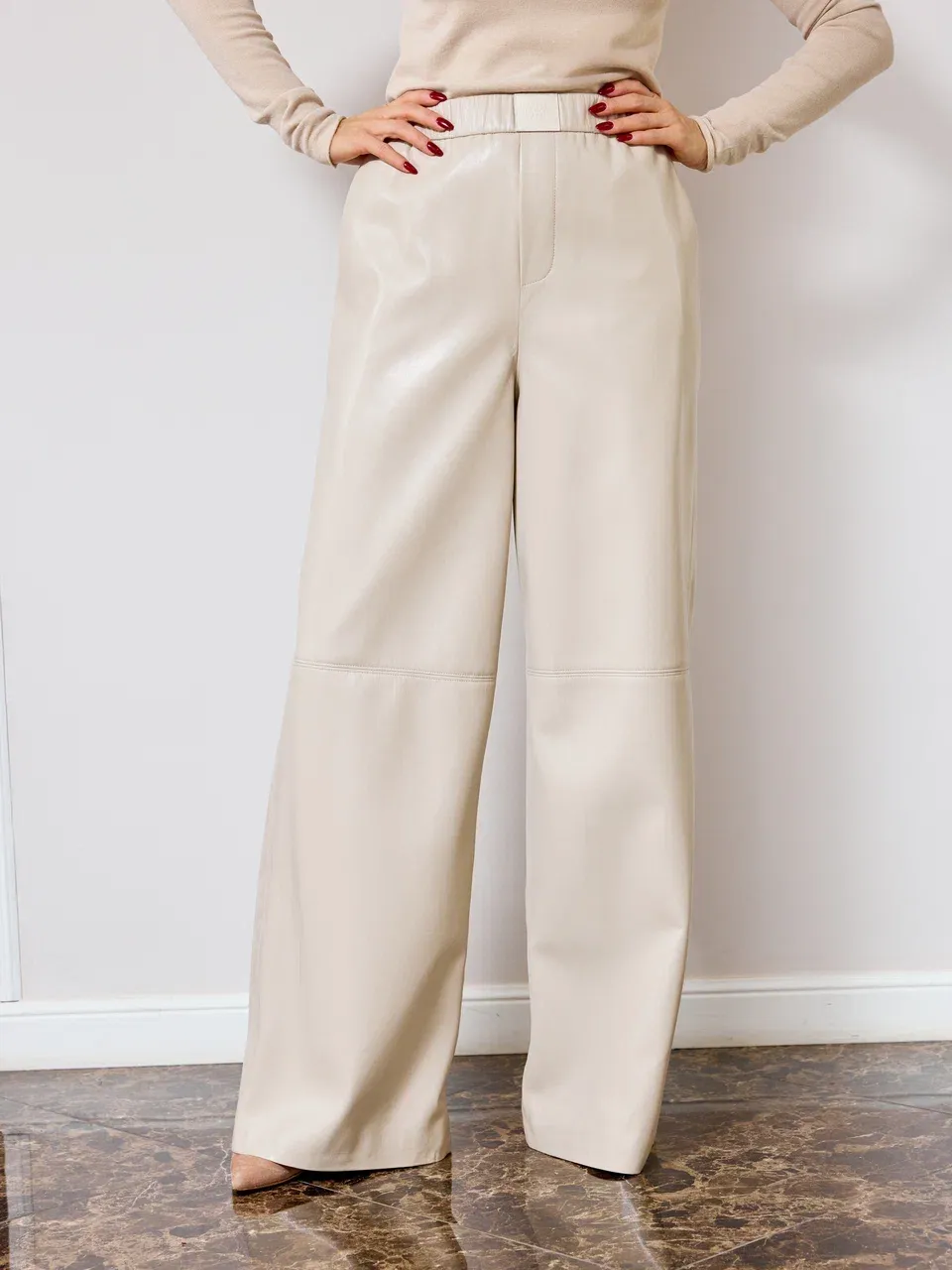 Брюки из мягкой эко-кожи с утеплением