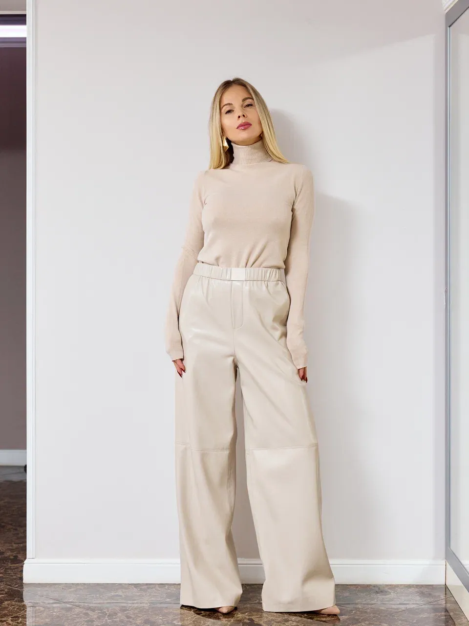 Брюки из мягкой эко-кожи с утеплением