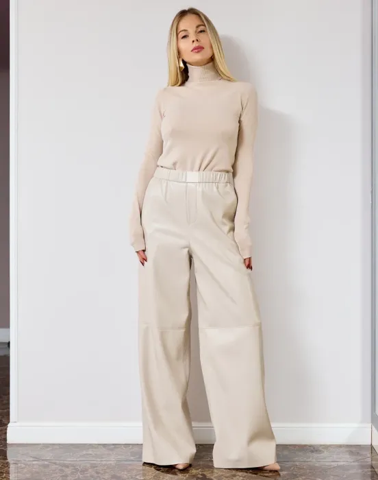 Брюки из мягкой эко-кожи с утеплением