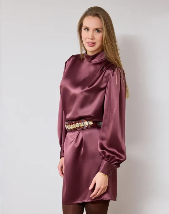 Вечернее платье с поясом из кристаллов