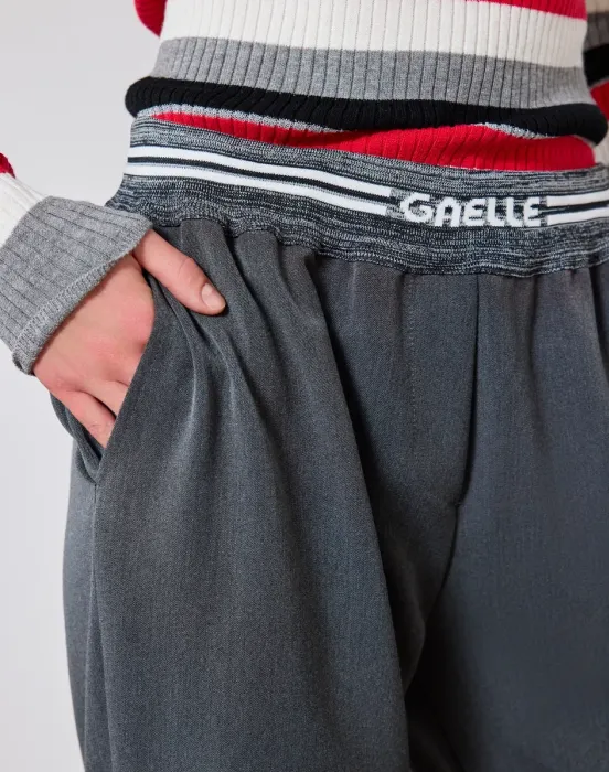 Брюки на резинке с логотипом бренда - фото - 6