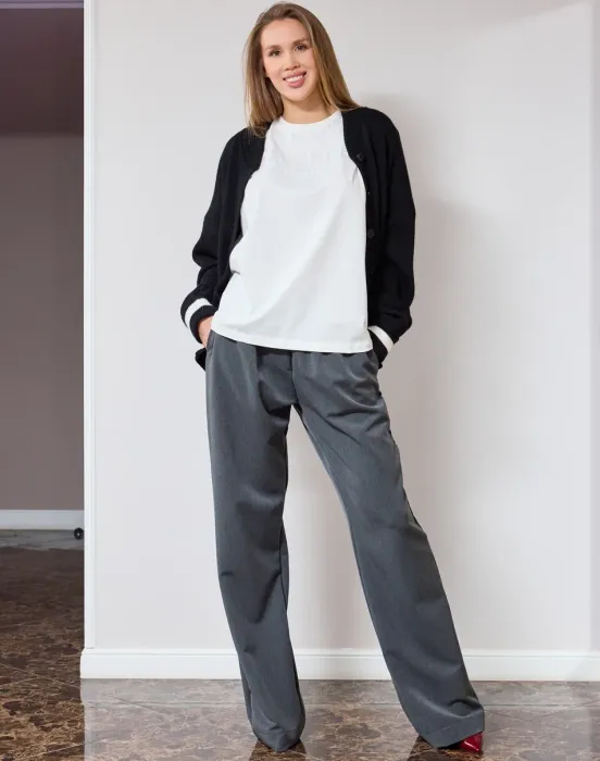 Брюки на резинке с логотипом бренда