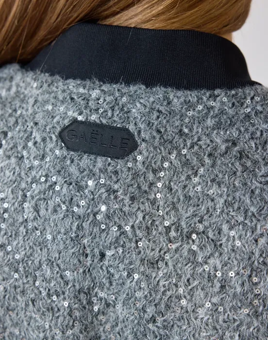 Бомбер с пайетками - фото - 2