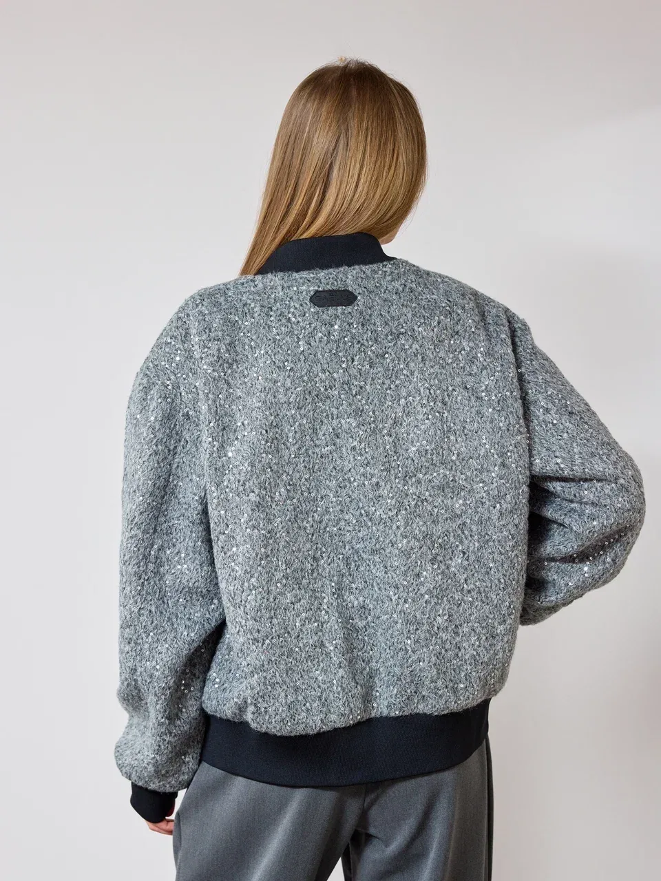 Бомбер с пайетками