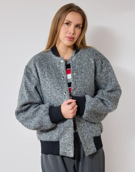 Бомбер с пайетками