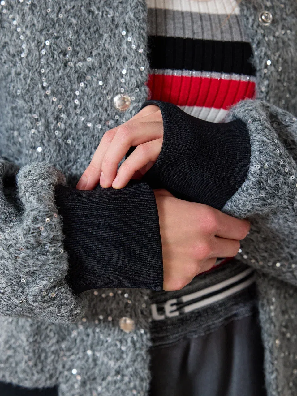 Бомбер с пайетками