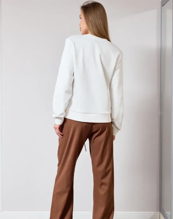 Свитшот с логотипом бренда, вышитые буквы - фото - 3