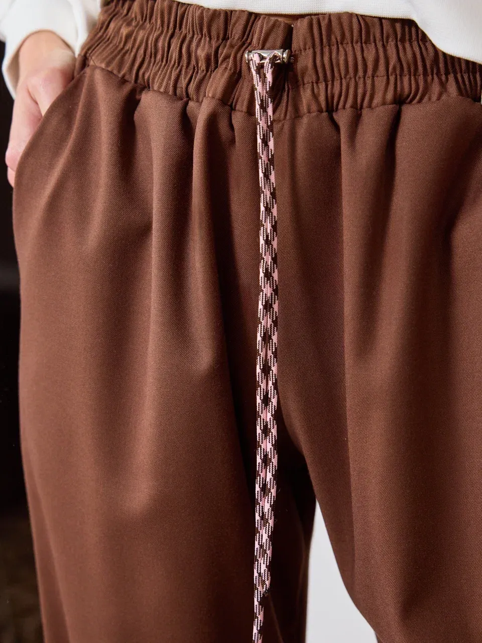 Брюки на резинке со шнуровкой
