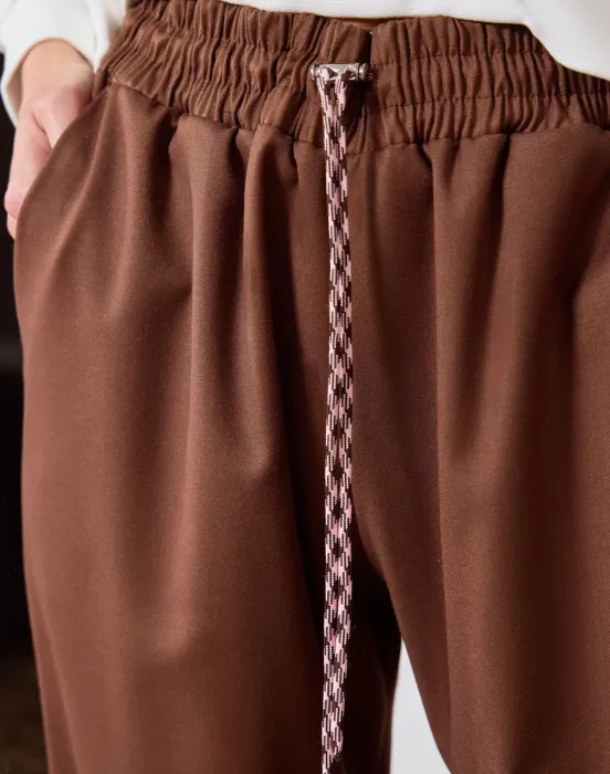 Брюки на резинке со шнуровкой
