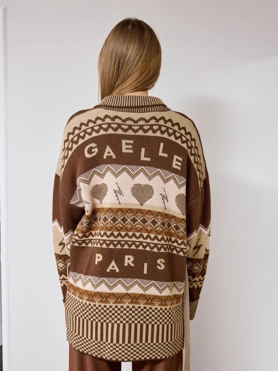 Кардиган в этно стиле с логотипом бренда