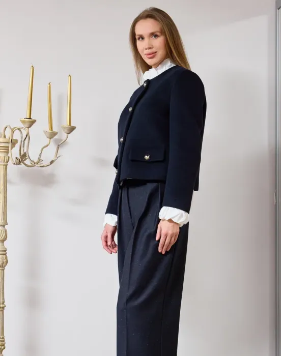 Жакет с вшитыми драпированными рукавами на пуговицах - фото - 2