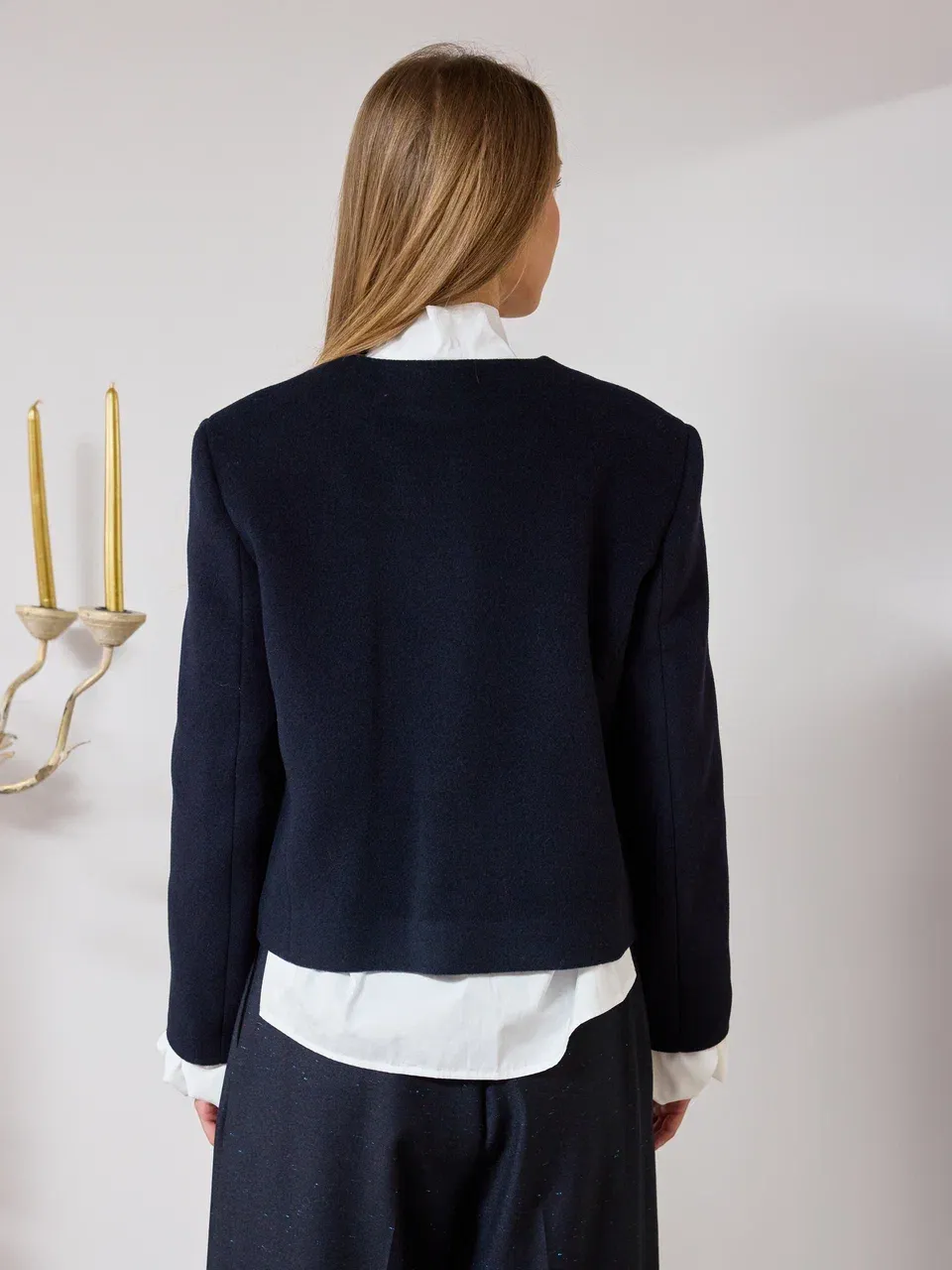 Жакет с вшитыми драпированными рукавами на пуговицах