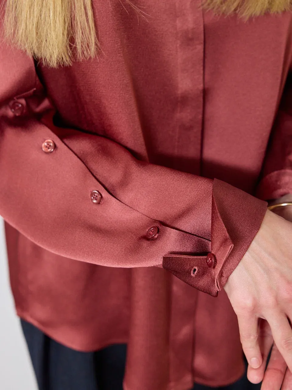 Блуза с пуговицами