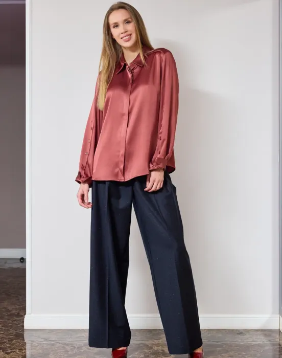 Блуза с пуговицами