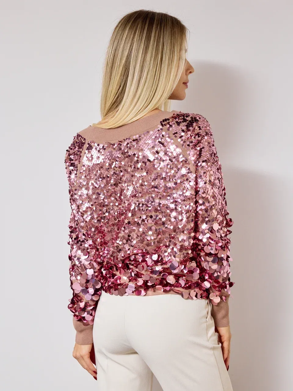 Кардиган с пайетками на пуговицах