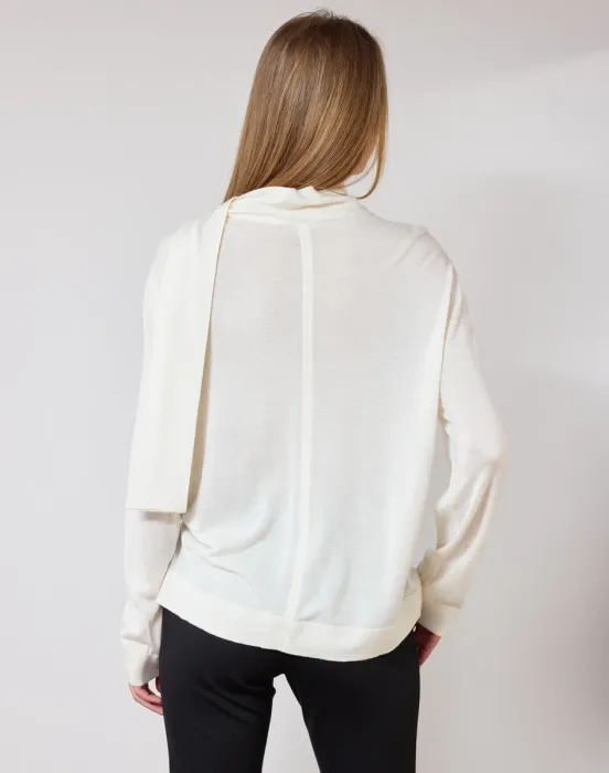 Джемпер с галстуком