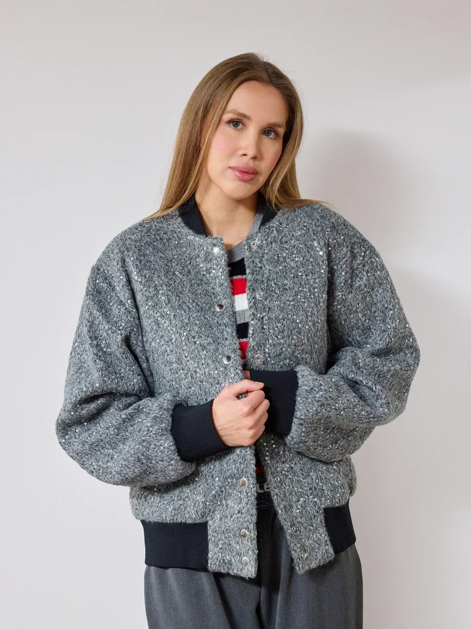 Бомбер с пайетками