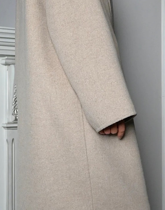 Пальто на двух пуговицах в форме бочонка