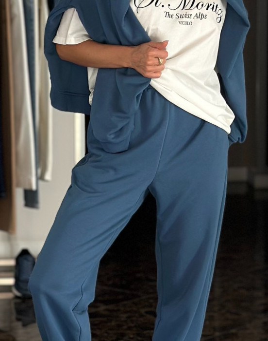 Спортивный костюм