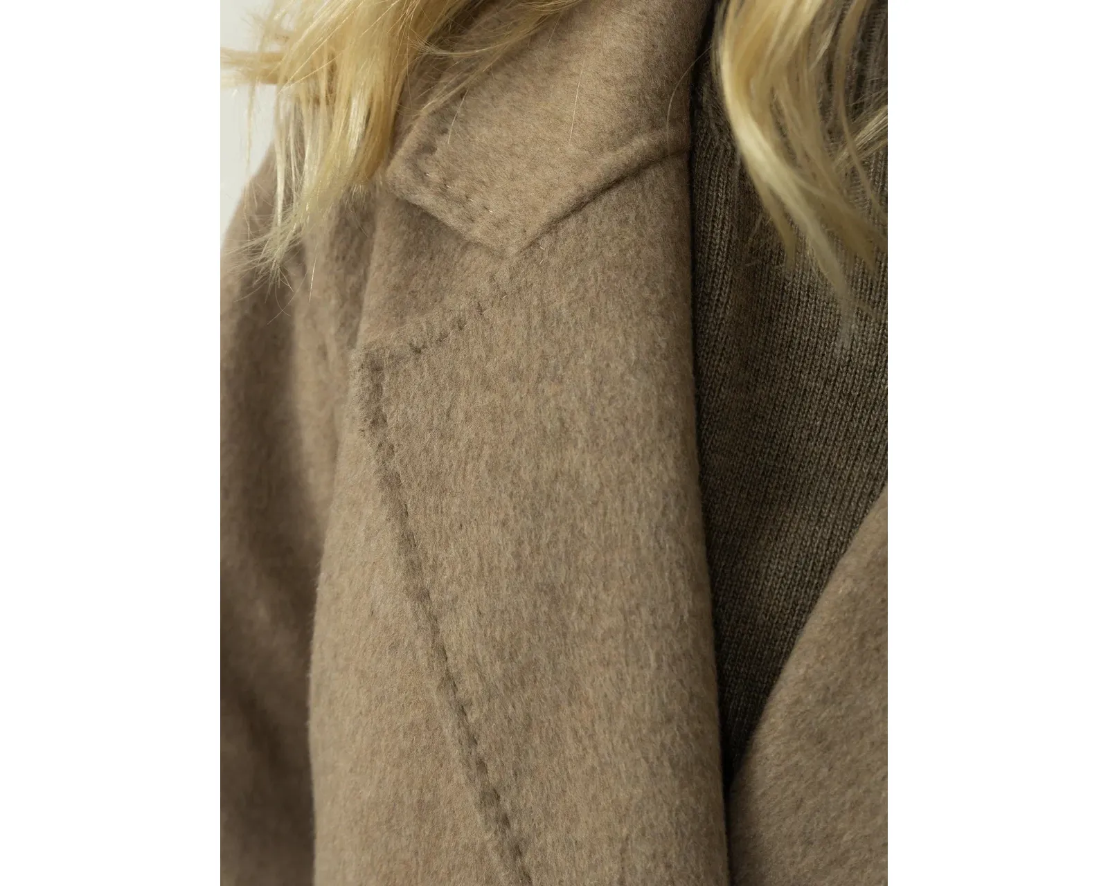 Двубортное Пальто на 4х пуговицах прямого кроя