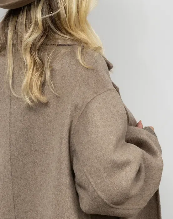 Двубортное Пальто на 4х пуговицах прямого кроя