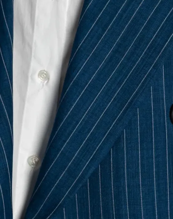 Стильный жилет с логотипом бренда