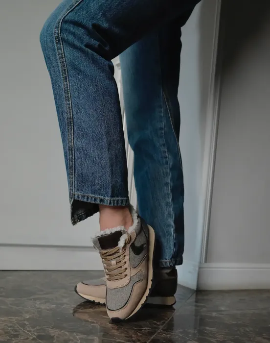 Кроссовки со вставками твида и нубука, натуральный мех - фото - 2