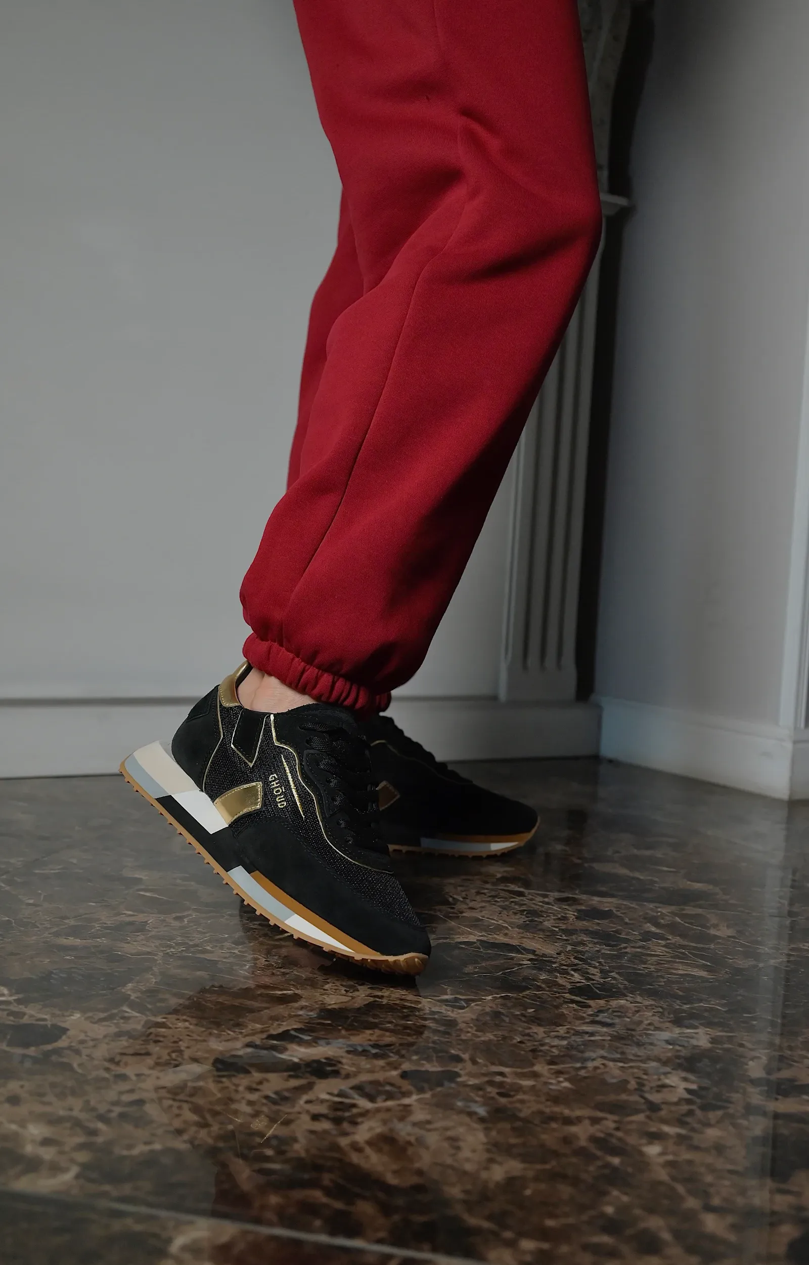 Кроссовки с искусственной замшей