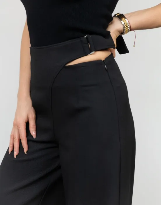 Брюки с вырезом в костюмной ткани - фото - 6