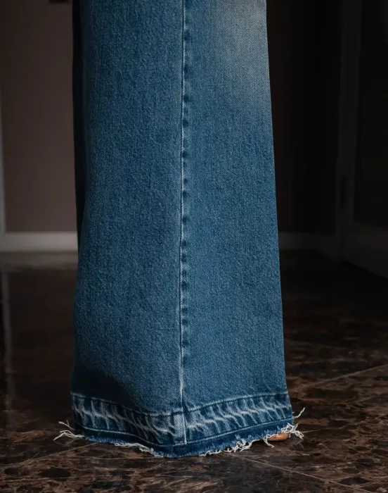 Джинсы с шелковым поясом - фото - 1